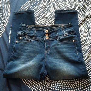 No Boundaries Capris